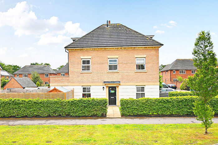 4 Bedroom End Of Terrace House For Sale In Sanders Walk, Harrogate, HG1