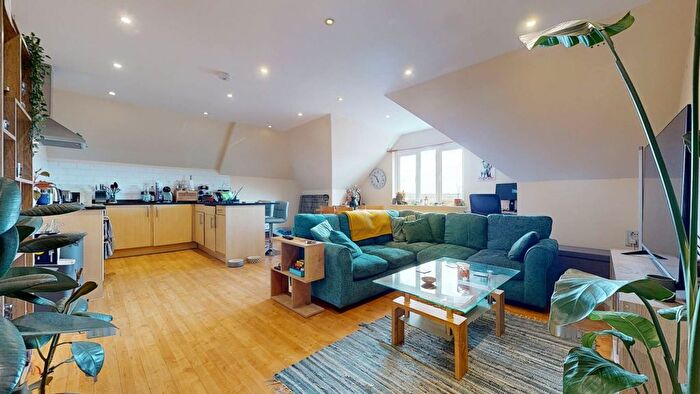 2 Bedroom Flat To Rent In Compton Road, South Wimbledon, SW19