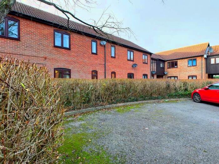 1 Bedroom Flat To Rent In Alpine Court Buckskin, Basingstoke, RG22