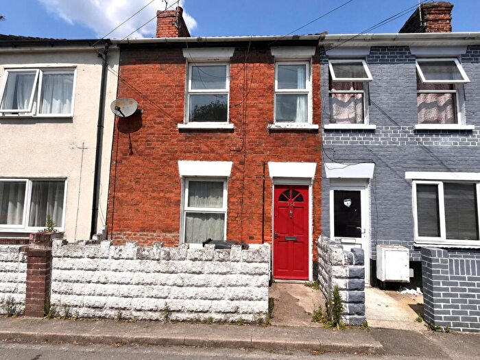 3 Bedroom Terraced House To Rent In William Street, Swindon, Wiltshire, SN1