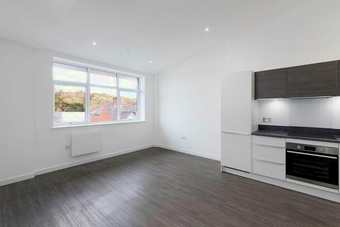 1 Bedroom Flat To Rent In Camberley, Surrey, GU15