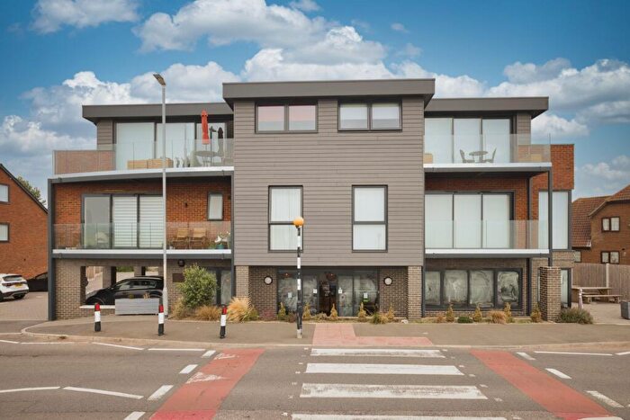 2 Bedroom Flat For Sale In Sandwich Road, Cliffsend, Kent, CT12