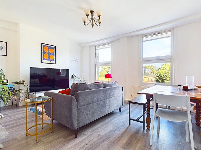 2 Bedroom Flat To Rent In High Street, Hampton Hill, Hampton, TW12