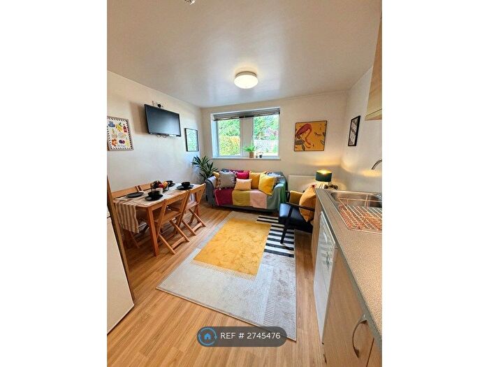 4 Bedroom Flat To Rent In Fieldings Lodge, Winchester, SO22