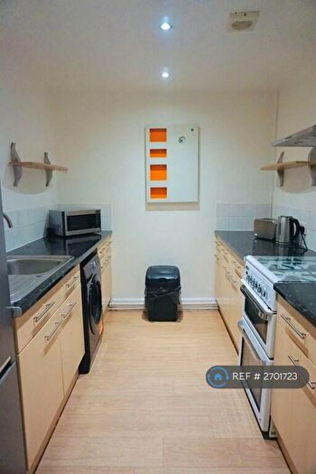 1 Bedroom Flat To Rent In Queen Street, Portsmouth, PO1