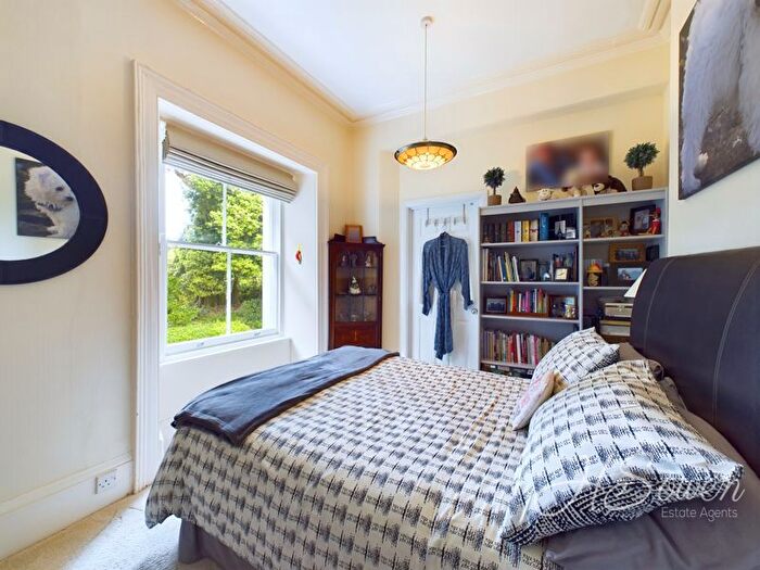 2 Bedroom Flat For Sale In Middle Lincombe Road, Torquay, TQ1
