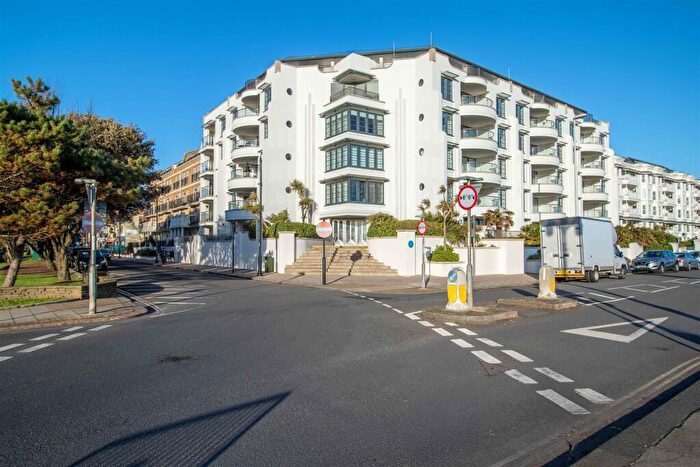 2 Bedroom Apartment For Sale In Steyne Gardens, Worthing, BN11