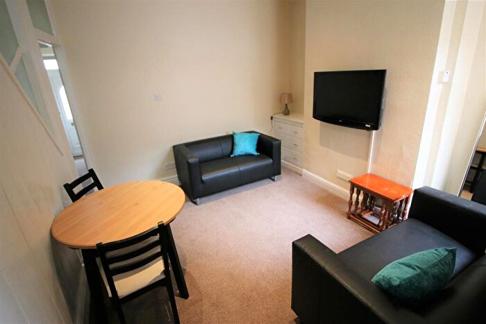 4 Bedroom Private Hall To Rent In Argyle Street, Lancaster, LA1