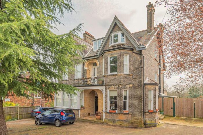 2 Bedroom Flat To Rent In Park Road, High Barnet, Barnet, EN5