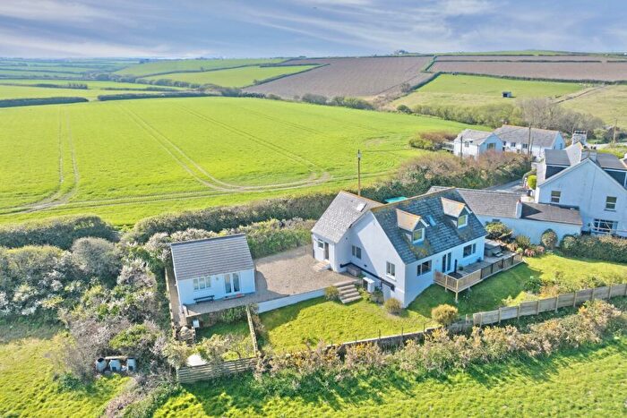 4 Bedroom House For Sale In Hillside, Treyarnon Bay, PL28