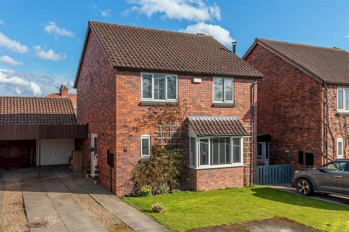 4 Bedroom Detached House For Sale In Town End Close, Pickering, YO18