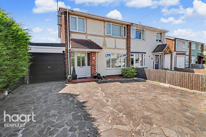 3 Bedroom Semi Detached House For Sale In Birch Close, Benfleet, SS7