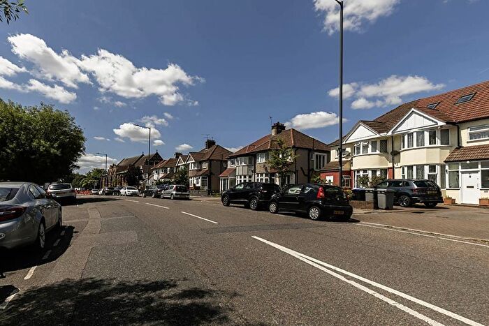 6 Bedroom Semi-Detached House To Rent In Dollis Hill Lane, Dollis Hill, NW2