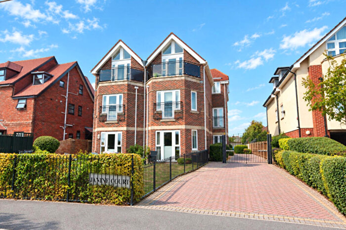 1 Bedroom Flat For Sale In Janine Court, Keyhaven Road, Milford On Sea, SO41