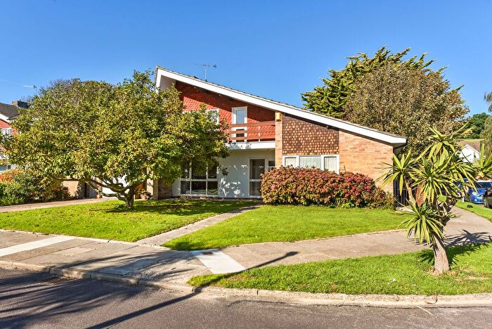 3 Bedroom Detached House For Sale In Aldwick Place, Bognor Regis, PO21