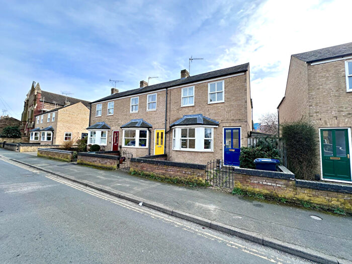 3 Bedroom Semi-Detached House For Sale In Chapel Street, Ely, CB6