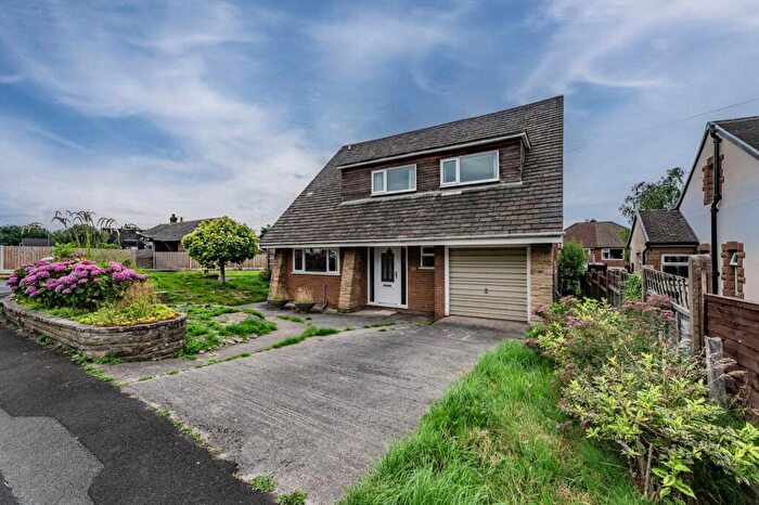 3 Bedroom Detached House For Sale In Primrose Avenue, Gee Cross, Hyde, SK14