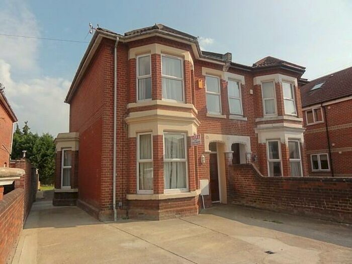 3 Bedroom Flat To Rent In Alma Road, Portswood, Southampton, SO14