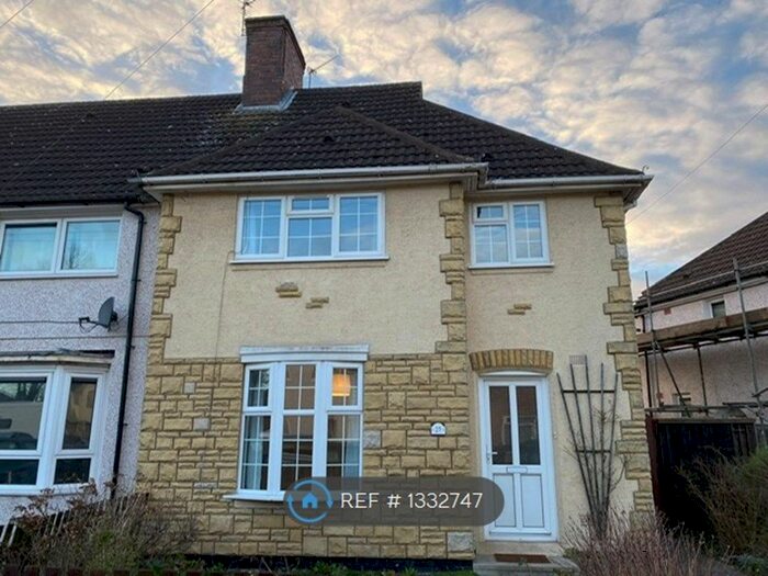 3 Bedroom End Of Terrace House To Rent In Reynolds Place, Leicester, LE3