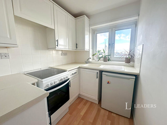 1 Bedroom Flat To Rent In South Street, Gosport, Hampshire, PO12