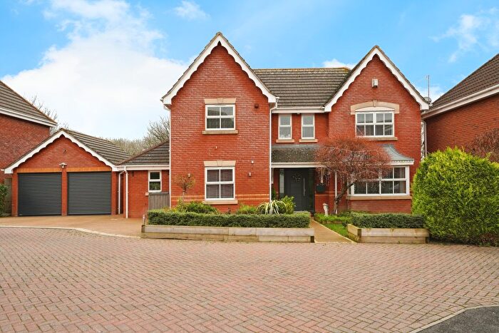 4 Bedroom Detached House For Sale In Clarks Hill Rise, Evesham, Worcestershire, WR11