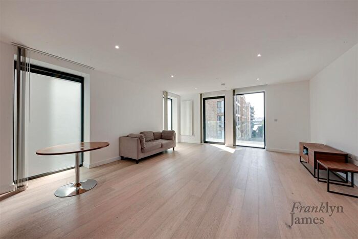 3 Bedroom Flat To Rent In Caravel House, Royal Crest Avenue, E16