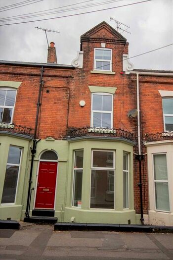 3 Bedroom Property To Rent In Marsden Street, Chesterfield, S40