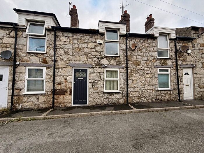 2 Bedroom Terraced House For Sale In Water Street, Bangor, Gwynedd, LL57