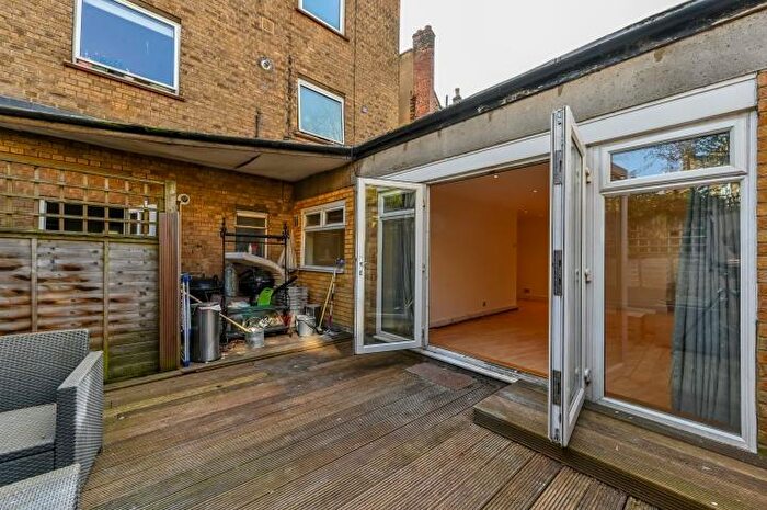 1 Bedroom Flat For Sale In Grafton Crescent, London, NW1
