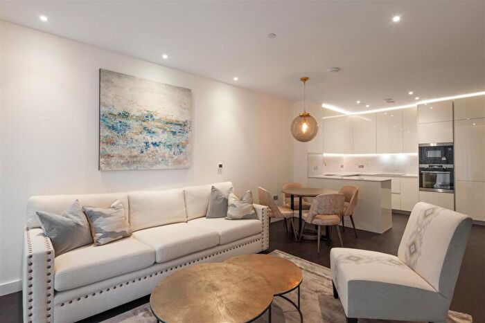2 Bedroom Flat To Rent In Thornes House, Vauxhall, SW11