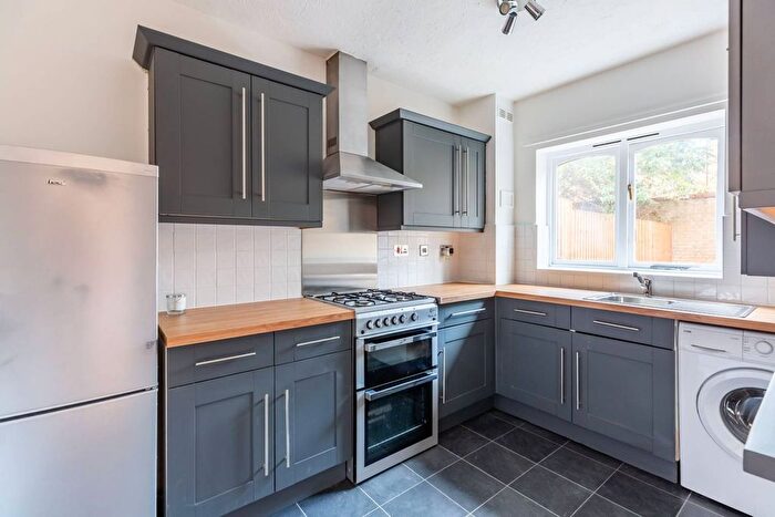 1 Bedroom Flat To Rent In Hewison Street, Mile End, London, E3