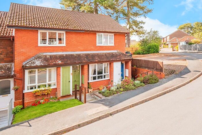 2 Bedroom Property To Rent In Claremont Way, Midhurst, GU29