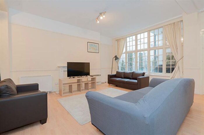 4 Bedroom Flat To Rent In Gloucester Road, South Kensington, SW7