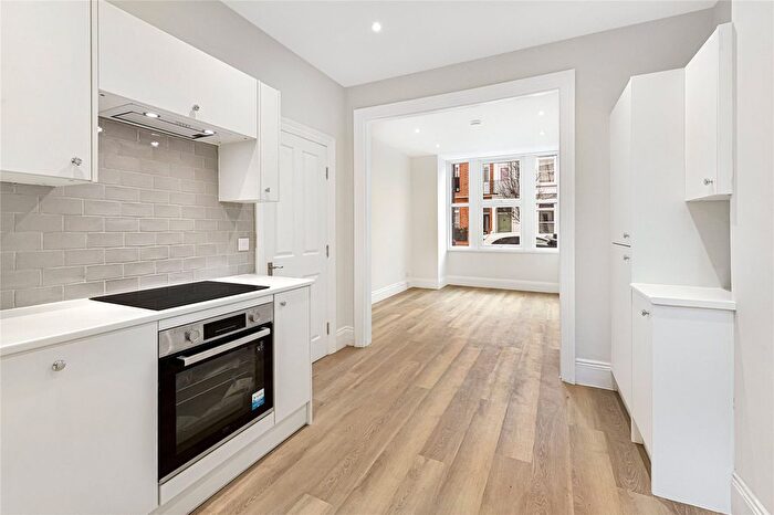 1 Bedroom Flat To Rent In Fabian Road, Fulham, London, SW6