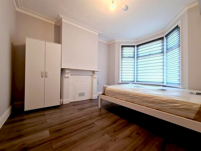 4 Bedroom Property To Rent In Durban Road, Haringey, London, N17