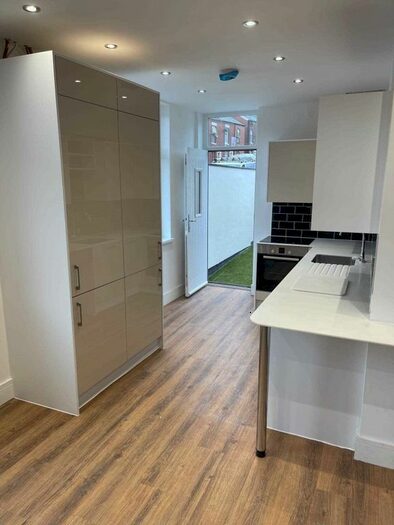 3 Bedroom End Of Terrace House To Rent In Lindsay Street, Stalybridge, SK15