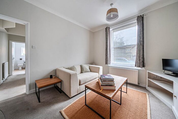 1 Bedroom Flat For Sale In Mount Park Road, London, W5