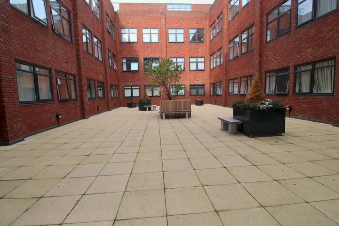 1 Bedroom Flat For Sale In Flowers Way, Town, LU1