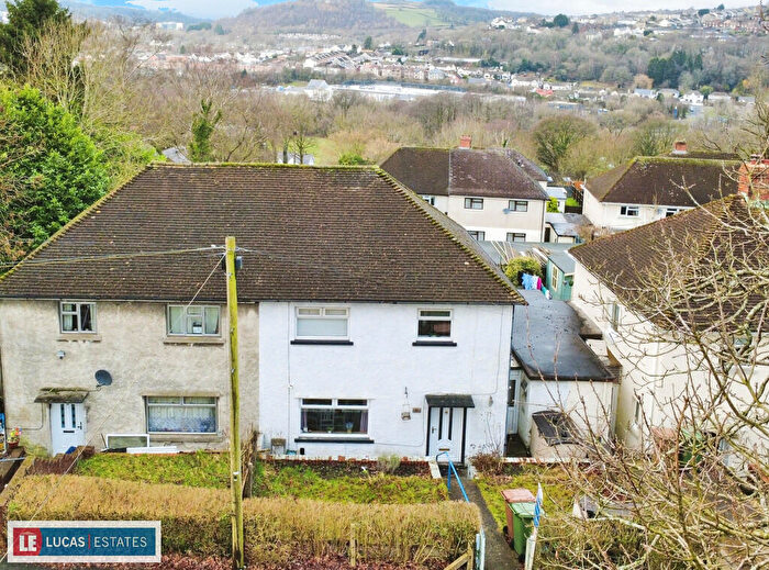 3 Bedroom Semi Detached House For Sale In Pleasant View, Maesycwmmer, CF82