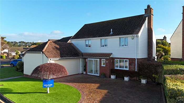 4 Bedroom Detached House For Sale In Glengarry Way, Friars Cliff, Christchurch, Dorset, BH23