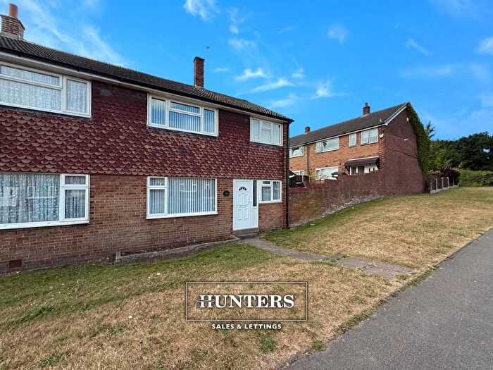 3 Bedroom End Of Terrace House To Rent In Hawthorne Avenue, Knottingley, WF11