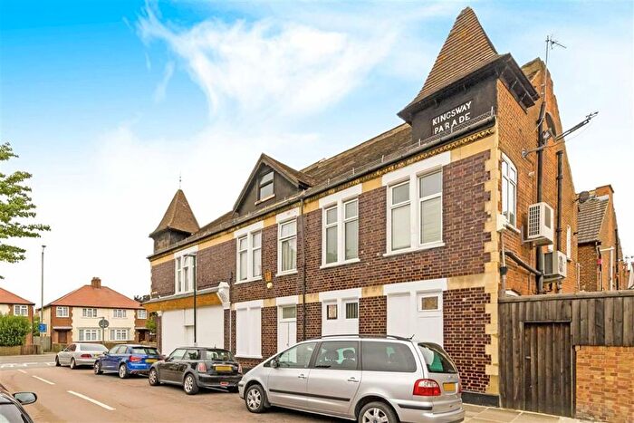 2 Bedroom Flat To Rent In Lower Richmond Road, Mortlake, SW14