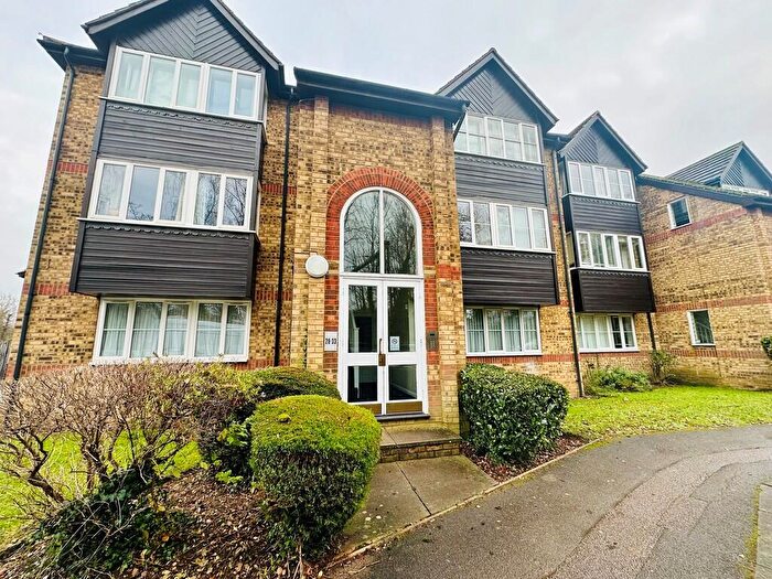 2 Bedroom Flat To Rent In River Meads, Stanstead Abbotts, Ware, SG12