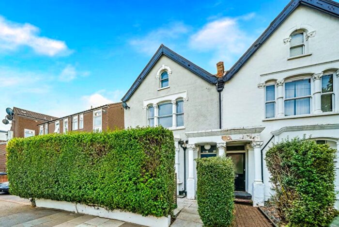 3 Bedroom Flat For Sale In Langham Road, South Tottenham, London, N15