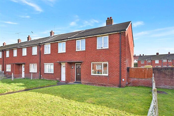 3 Bedroom End Of Terrace House For Sale In Cunningham Avenue, Wrexham, LL13