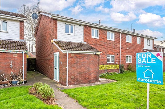 2 Bedroom Maisonette For Sale In Whitburn Close, Pendeford, Wolverhampton, West Midlands, WV9