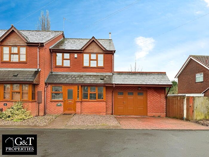 3 Bedroom End Terrace House For Sale In Halesowen Road, Cradley Heath, B64