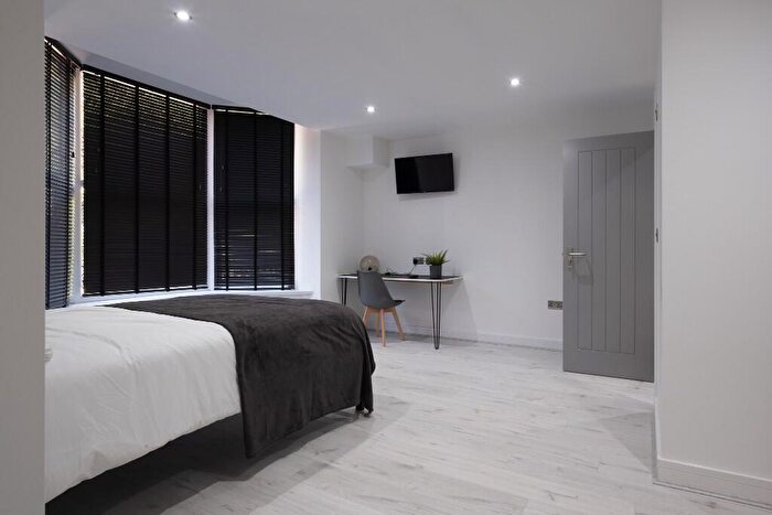 6 Bedroom Terraced House To Rent In Monks Road, Lincoln, Lincolnshire, LN2