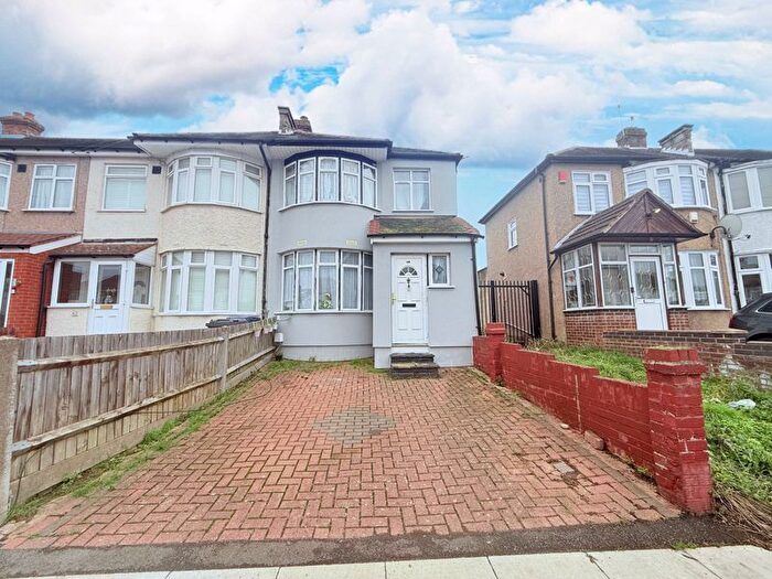 2 Bedroom Terraced House For Sale In Westbury Avenue, Southall, UB1