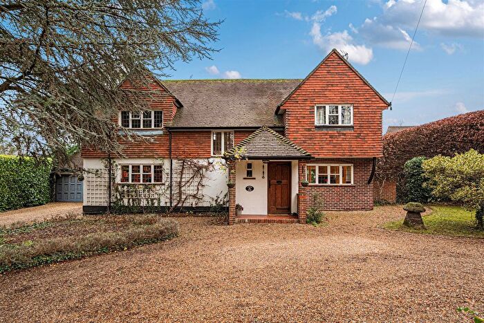 4 Bedroom Detached House For Sale In Farm Lane, Ashtead, KT21